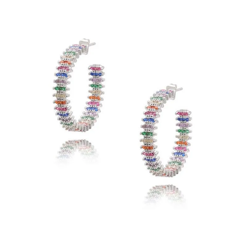 महिलाओं के लिए रंगीन घेरा बाली