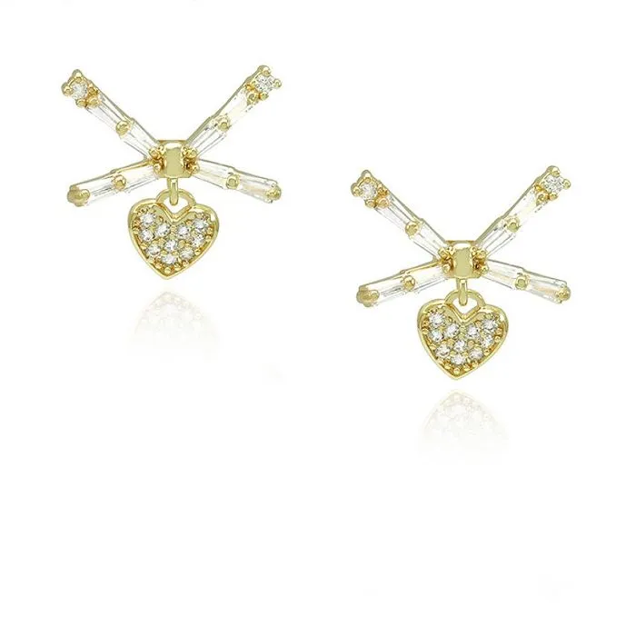 महिला छोटे डिजाइन दिल की बाली