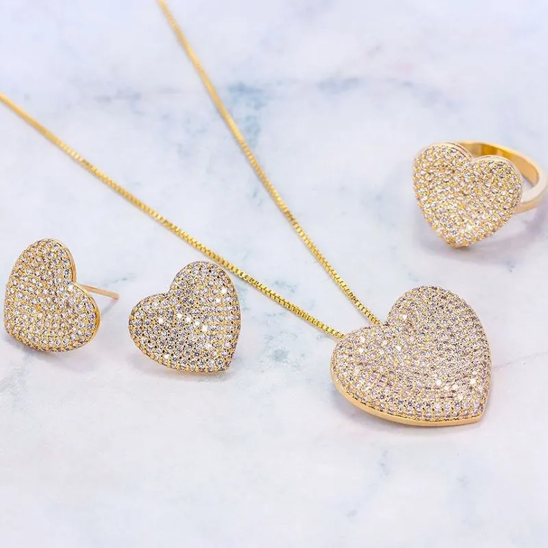 महिलाओं को दिल के आभूषणों से प्यार है