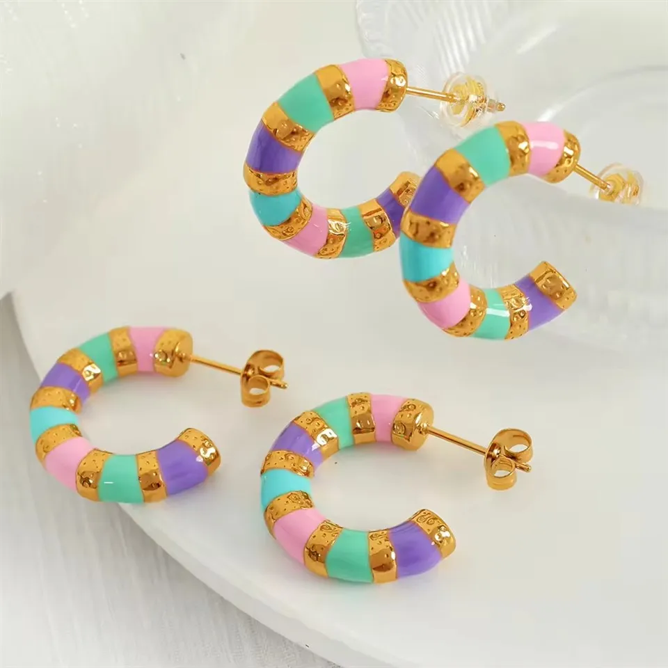 विस्फोटक रंगीन ड्रिप बालियां