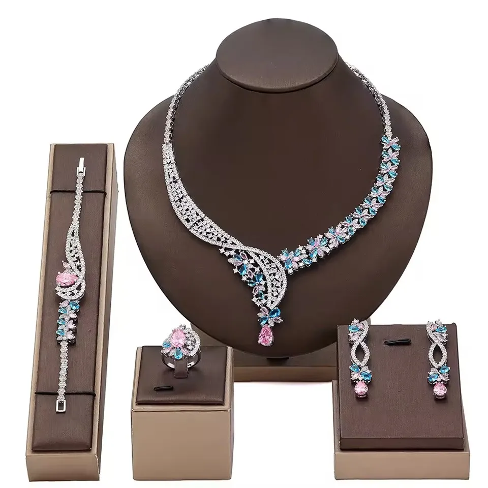 महिलाओं के लिए नए दुल्हन के आभूषण सेट