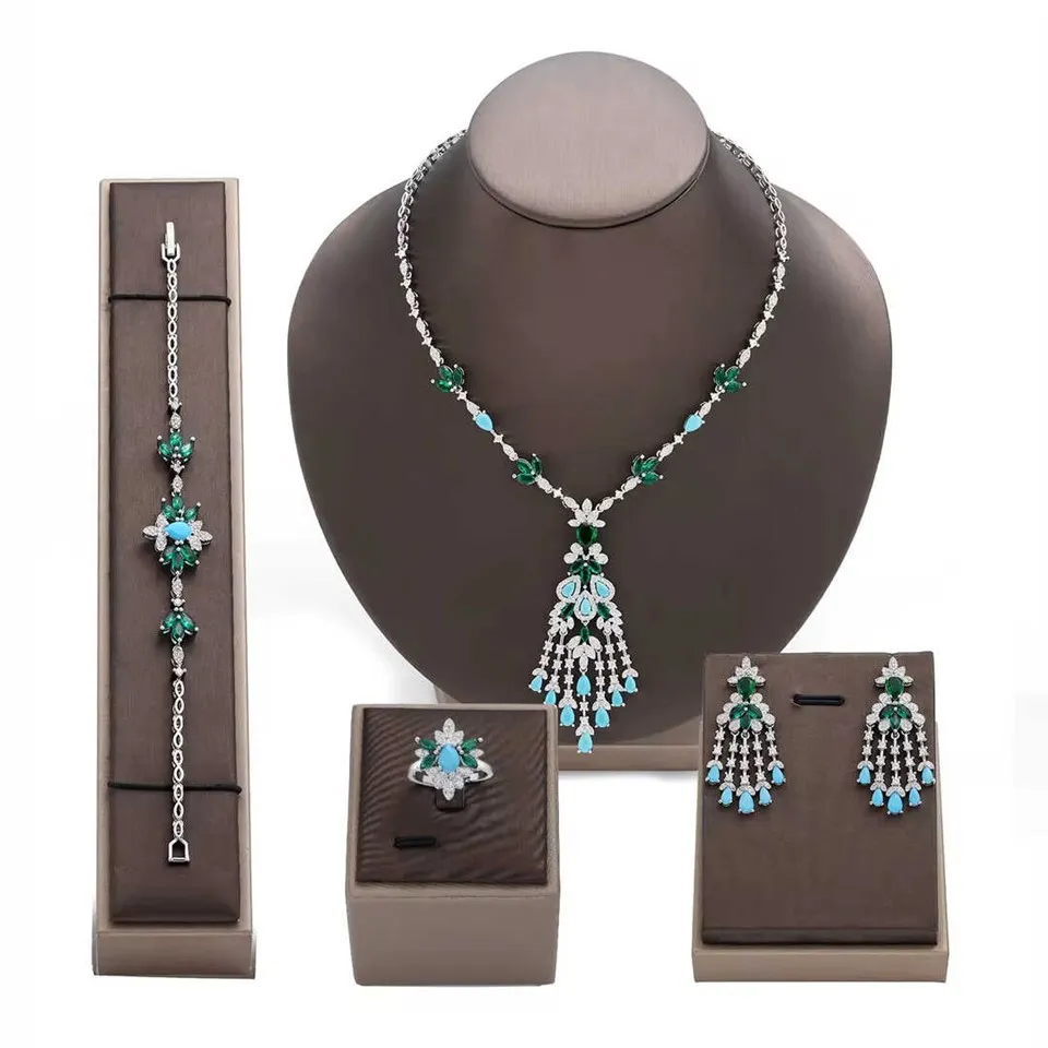 नए स्टर्लिंग चांदी के आभूषण सेट